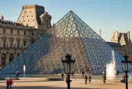 Extended Louvre Masterpieces & Royal Palace Group Tour
